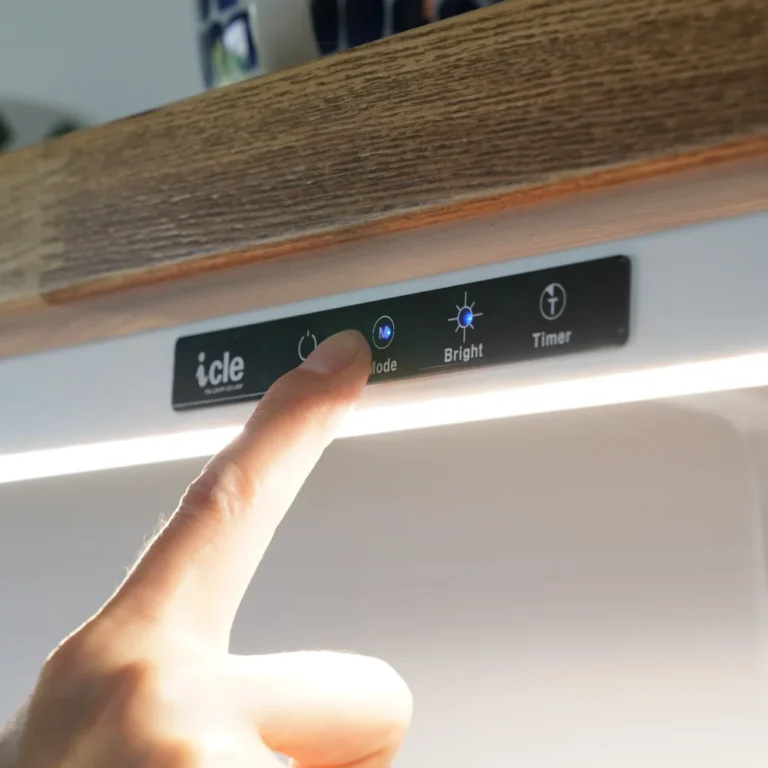 리베로 (1200 칸막이) 시리즈 - 버튼 누르는 장면